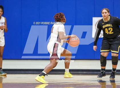 Thumbnail 3 in Crandall vs Red Oak (UIL 5A Bi-District) photogallery.