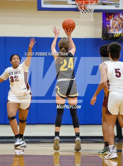 Thumbnail 1 in Crandall vs Red Oak (UIL 5A Bi-District) photogallery.