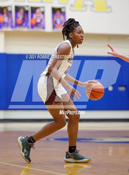 Thumbnail 2 in Crandall vs Red Oak (UIL 5A Bi-District) photogallery.