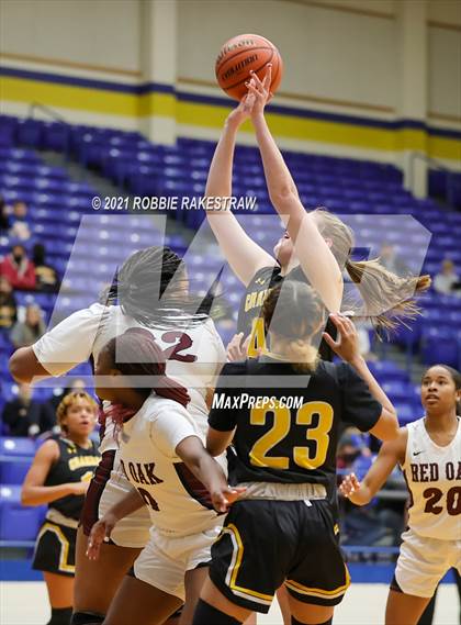 Thumbnail 3 in Crandall vs Red Oak (UIL 5A Bi-District) photogallery.