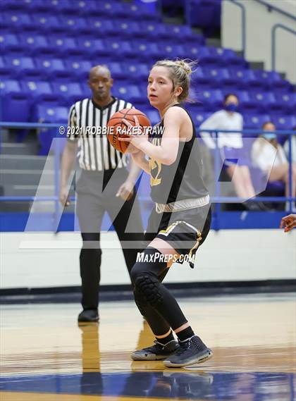 Thumbnail 3 in Crandall vs Red Oak (UIL 5A Bi-District) photogallery.