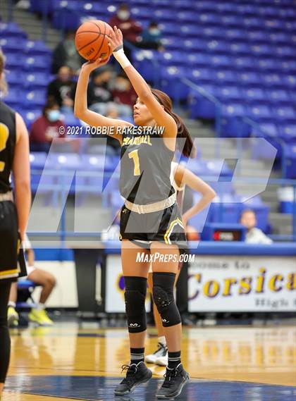 Thumbnail 3 in Crandall vs Red Oak (UIL 5A Bi-District) photogallery.