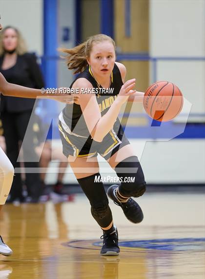 Thumbnail 2 in Crandall vs Red Oak (UIL 5A Bi-District) photogallery.
