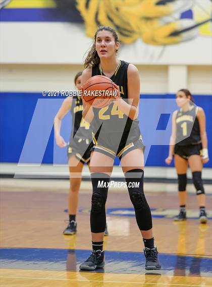 Thumbnail 3 in Crandall vs Red Oak (UIL 5A Bi-District) photogallery.