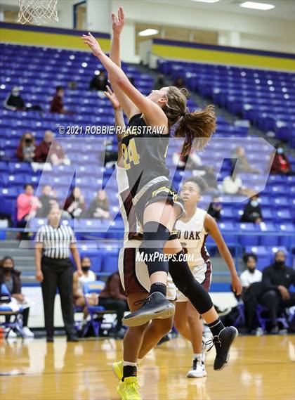 Thumbnail 1 in Crandall vs Red Oak (UIL 5A Bi-District) photogallery.
