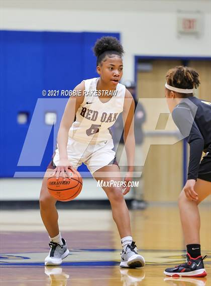 Thumbnail 2 in Crandall vs Red Oak (UIL 5A Bi-District) photogallery.