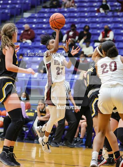 Thumbnail 3 in Crandall vs Red Oak (UIL 5A Bi-District) photogallery.