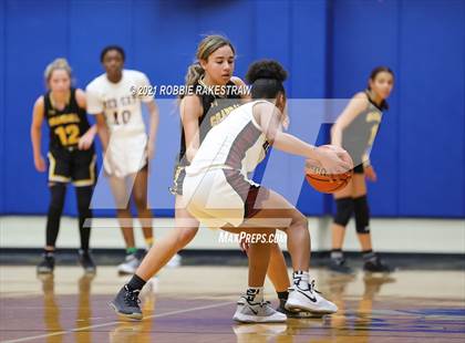 Thumbnail 3 in Crandall vs Red Oak (UIL 5A Bi-District) photogallery.