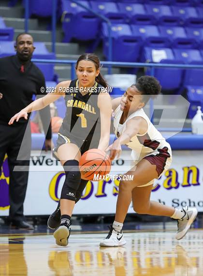Thumbnail 2 in Crandall vs Red Oak (UIL 5A Bi-District) photogallery.
