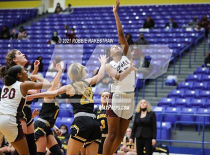 Thumbnail 3 in Crandall vs Red Oak (UIL 5A Bi-District) photogallery.