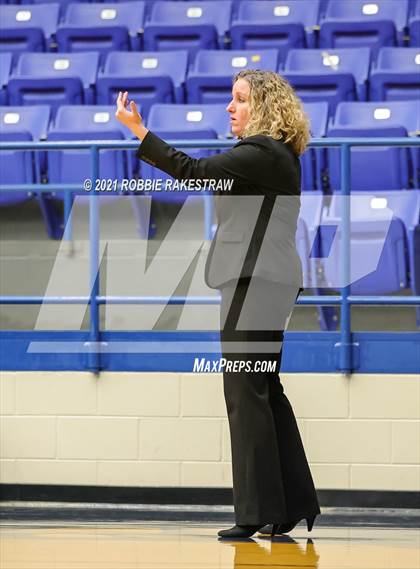 Thumbnail 3 in Crandall vs Red Oak (UIL 5A Bi-District) photogallery.