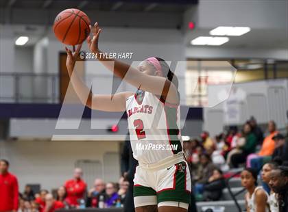 Thumbnail 3 in Lawrence North vs South Bend Washington (Sneakers for Santa Shootout) photogallery.