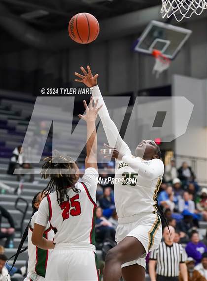Thumbnail 1 in Lawrence North vs South Bend Washington (Sneakers for Santa Shootout) photogallery.