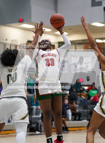 Thumbnail 2 in Lawrence North vs South Bend Washington (Sneakers for Santa Shootout) photogallery.