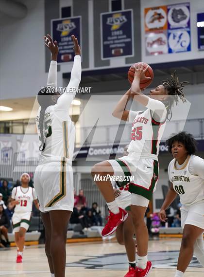 Thumbnail 2 in Lawrence North vs South Bend Washington (Sneakers for Santa Shootout) photogallery.