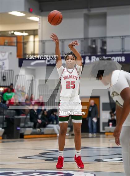 Thumbnail 2 in Lawrence North vs South Bend Washington (Sneakers for Santa Shootout) photogallery.