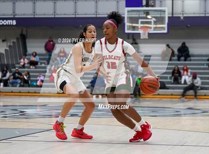 Thumbnail 3 in Lawrence North vs South Bend Washington (Sneakers for Santa Shootout) photogallery.