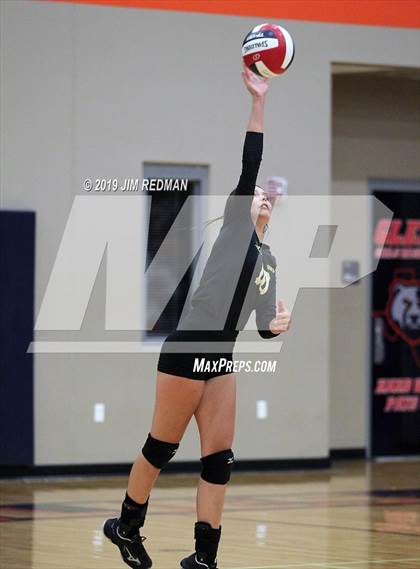 Thumbnail 3 in Gatesville @ Glenn photogallery.