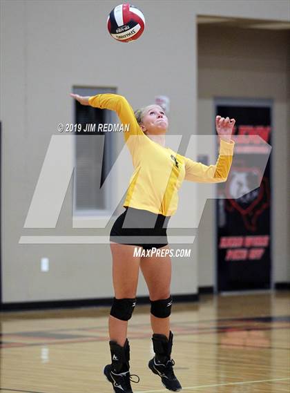 Thumbnail 2 in Gatesville @ Glenn photogallery.