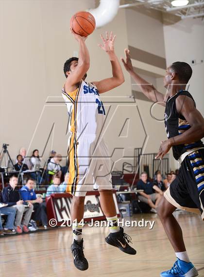 Thumbnail 3 in Sierra Vista vs. Sutter (MaxPreps Holiday Classic) photogallery.