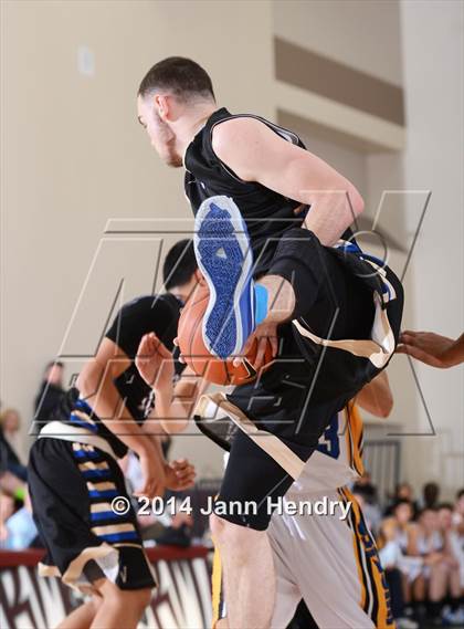 Thumbnail 3 in Sierra Vista vs. Sutter (MaxPreps Holiday Classic) photogallery.