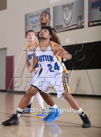 Thumbnail 3 in Sierra Vista vs. Sutter (MaxPreps Holiday Classic) photogallery.