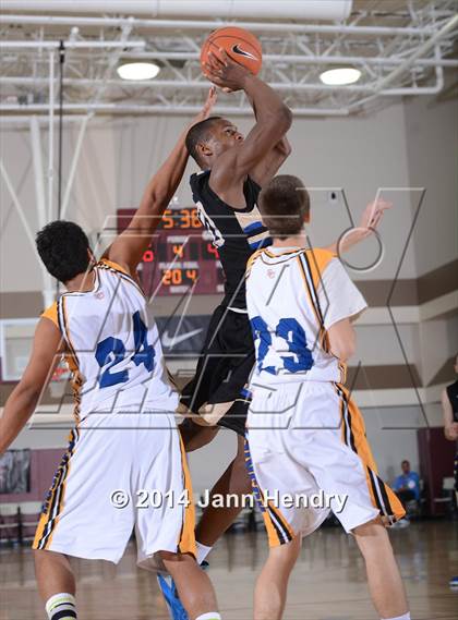 Thumbnail 1 in Sierra Vista vs. Sutter (MaxPreps Holiday Classic) photogallery.