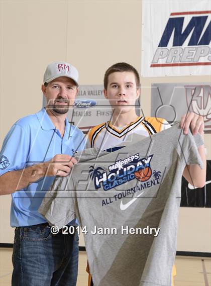 Thumbnail 2 in Sierra Vista vs. Sutter (MaxPreps Holiday Classic) photogallery.