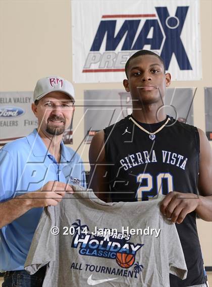 Thumbnail 1 in Sierra Vista vs. Sutter (MaxPreps Holiday Classic) photogallery.