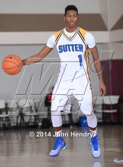 Thumbnail 3 in Sierra Vista vs. Sutter (MaxPreps Holiday Classic) photogallery.