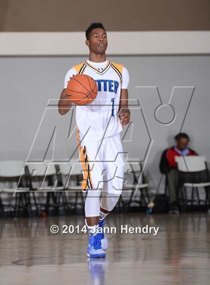 Thumbnail 2 in Sierra Vista vs. Sutter (MaxPreps Holiday Classic) photogallery.