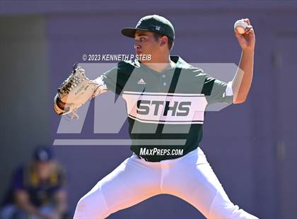 Thumbnail 2 in Thibodaux vs. South Terrebonne (LHSAA Division I Non-Select Bi-District) photogallery.