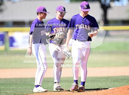 Thumbnail 3 in Thibodaux vs. South Terrebonne (LHSAA Division I Non-Select Bi-District) photogallery.