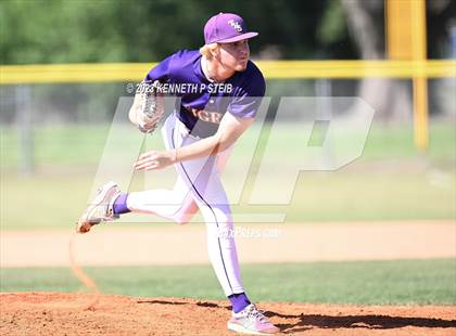 Thumbnail 2 in Thibodaux vs. South Terrebonne (LHSAA Division I Non-Select Bi-District) photogallery.