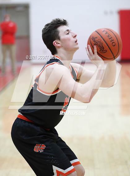 Thumbnail 3 in Amanda-Clearcreek vs Logan Elm photogallery.