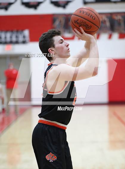 Thumbnail 1 in Amanda-Clearcreek vs Logan Elm photogallery.