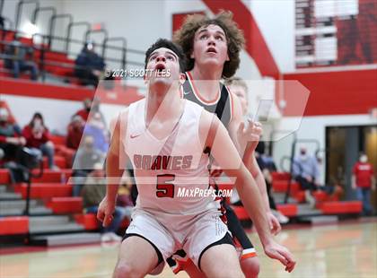 Thumbnail 1 in Amanda-Clearcreek vs Logan Elm photogallery.