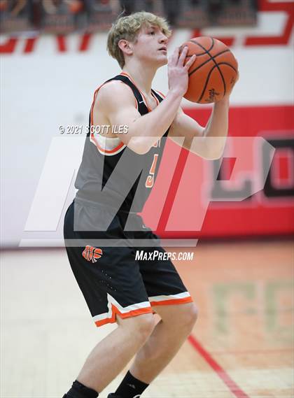 Thumbnail 2 in Amanda-Clearcreek vs Logan Elm photogallery.