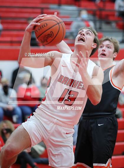 Thumbnail 2 in Amanda-Clearcreek vs Logan Elm photogallery.