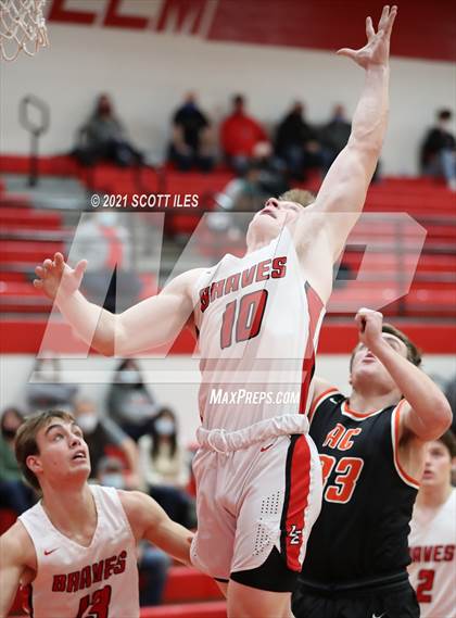Thumbnail 3 in Amanda-Clearcreek vs Logan Elm photogallery.