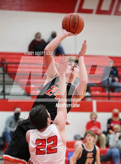 Thumbnail 2 in Amanda-Clearcreek vs Logan Elm photogallery.