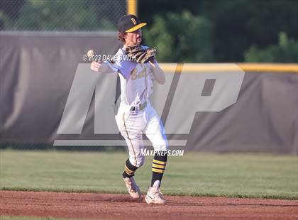 Thumbnail 2 in Muscatine @ Bettendorf photogallery.