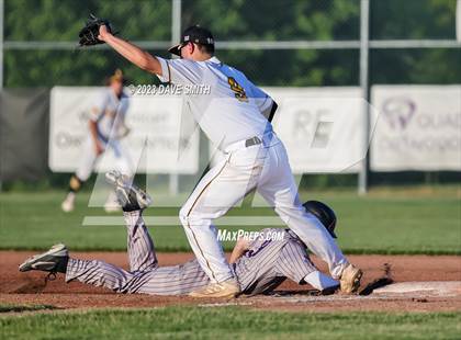 Thumbnail 2 in Muscatine @ Bettendorf photogallery.