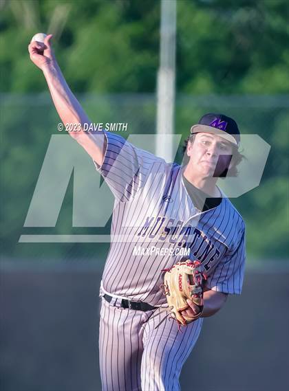 Thumbnail 2 in Muscatine @ Bettendorf photogallery.