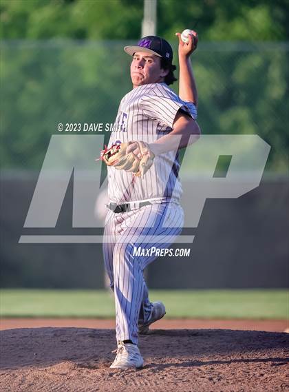 Thumbnail 1 in Muscatine @ Bettendorf photogallery.