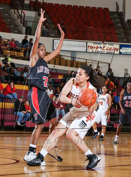 Thumbnail 3 in Burkburnett vs. Wichita Falls (Fantasy of Lights Tournament) photogallery.