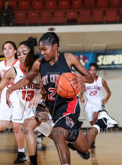Thumbnail 2 in Burkburnett vs. Wichita Falls (Fantasy of Lights Tournament) photogallery.