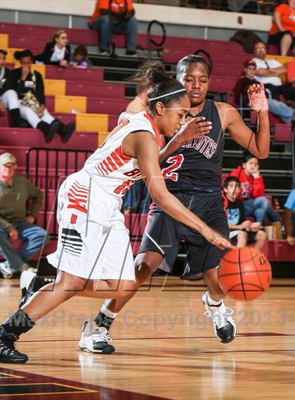 Thumbnail 3 in Burkburnett vs. Wichita Falls (Fantasy of Lights Tournament) photogallery.