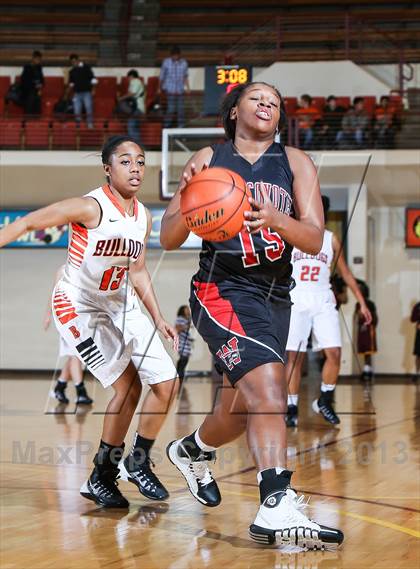Thumbnail 2 in Burkburnett vs. Wichita Falls (Fantasy of Lights Tournament) photogallery.
