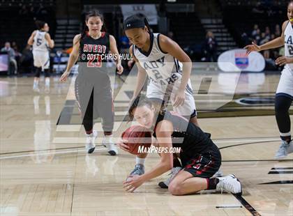 Thumbnail 2 in Avery County vs. Mount Airy (NCHSAA 1A Regional Final) photogallery.